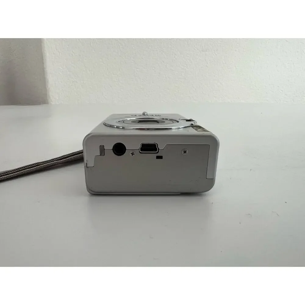 Canon PowerShot S400 Digital Elph Camera - Silver Extras UNTESTED Parts Only